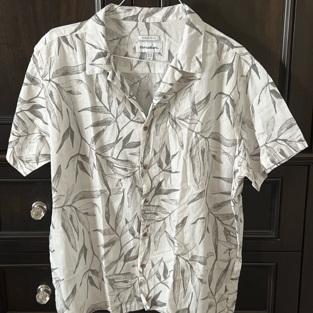 Threadbare Men's White Short-Sleeve Leaf Print Button-Down Shirt